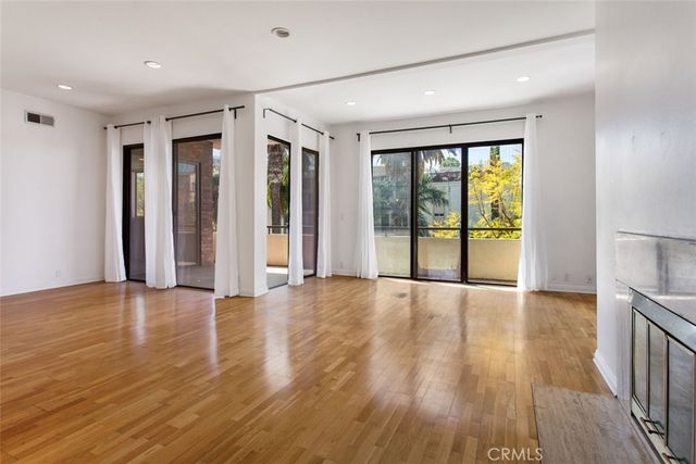 1880 Veteran Avenue, Los Angeles, CA 90025