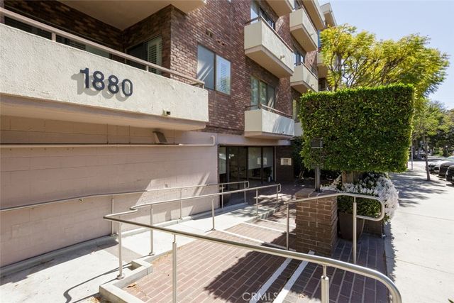 1880 Veteran Avenue, Los Angeles, CA 90025