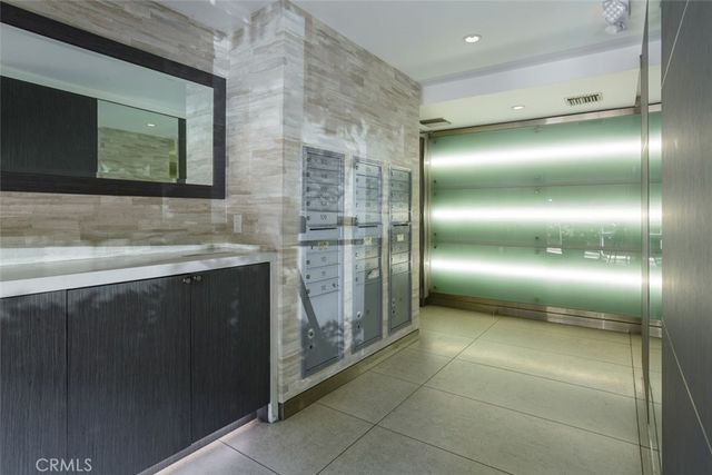 1880 Veteran Avenue, Los Angeles, CA 90025