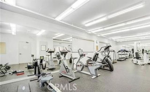 1880 Veteran Avenue, Los Angeles, CA 90025