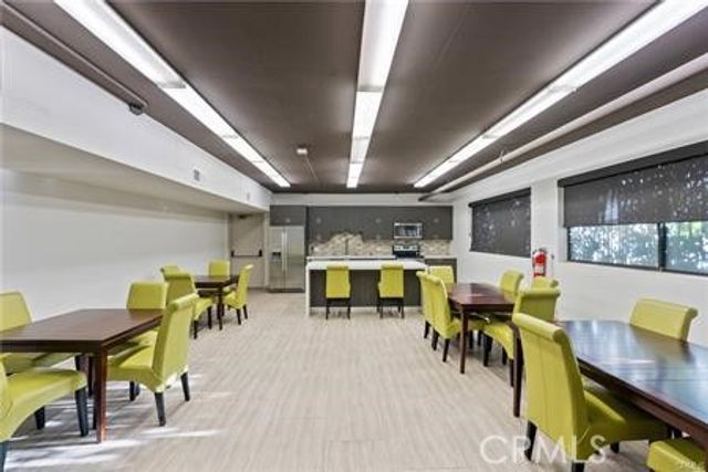 1880 Veteran Avenue, Los Angeles, CA 90025