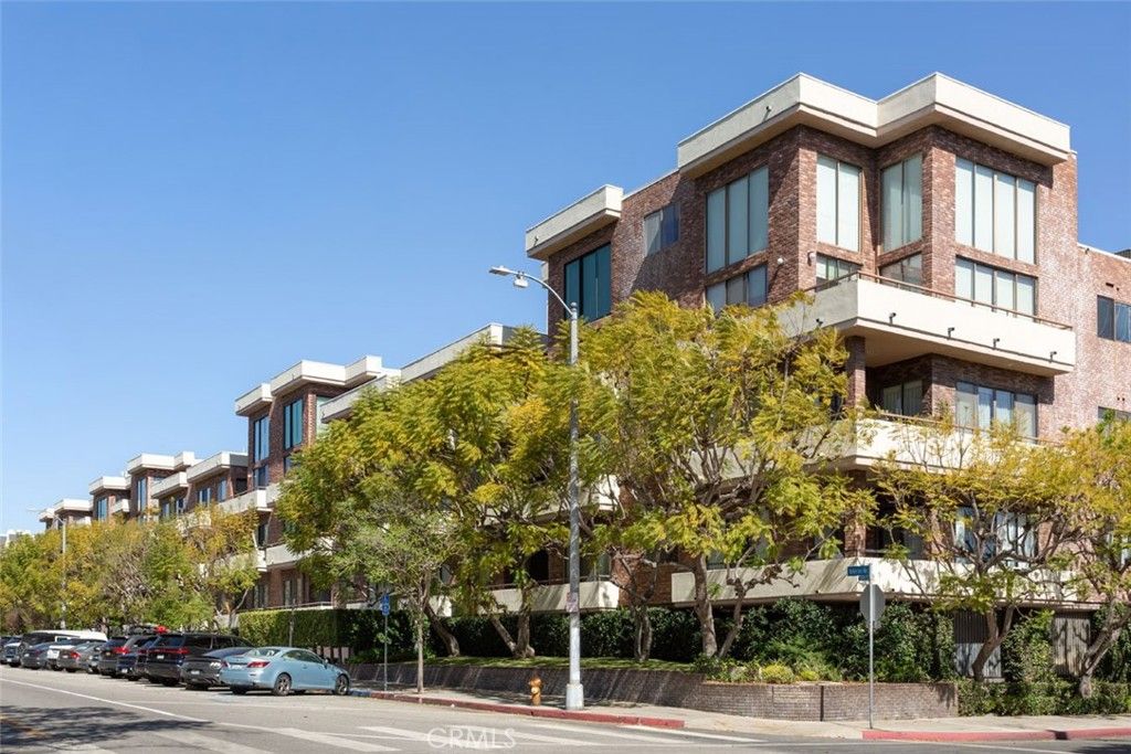 1880 Veteran Avenue, Los Angeles, CA 90025