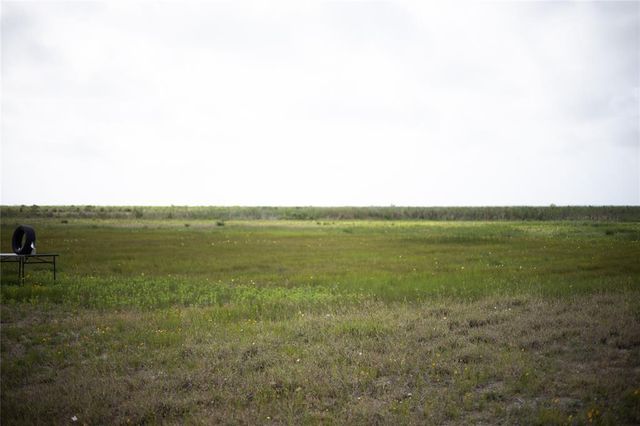 2757 Fairway Road, Angleton, TX 77515