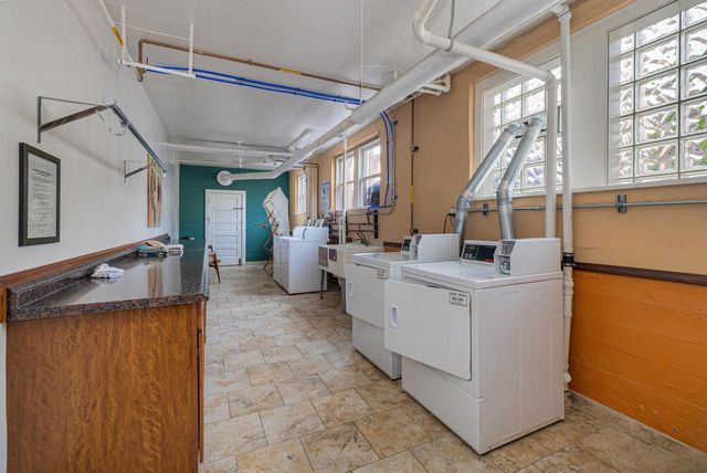 2537 N Downer AVENUE #15, Milwaukee, WI 53211