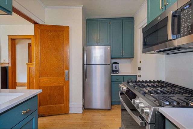 2537 N Downer AVENUE #15, Milwaukee, WI 53211