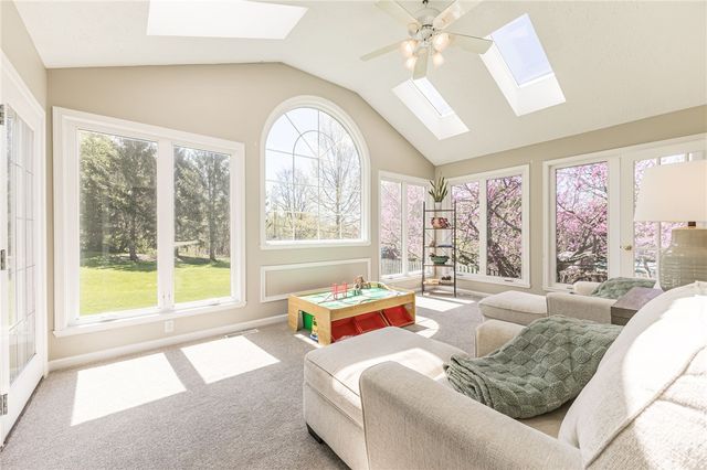 18 Stanford, Perinton, NY 14450