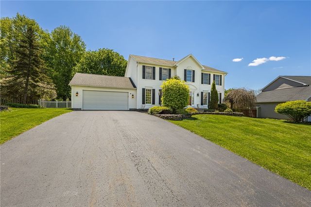 18 Stanford, Perinton, NY 14450