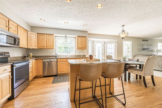 18 Stanford, Perinton, NY 14450