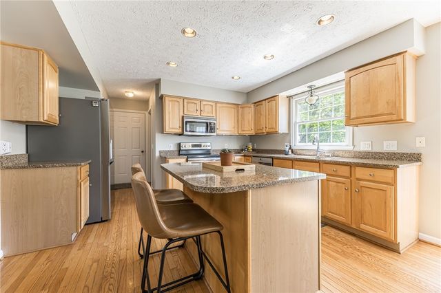 18 Stanford, Perinton, NY 14450
