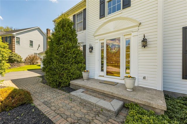 18 Stanford, Perinton, NY 14450