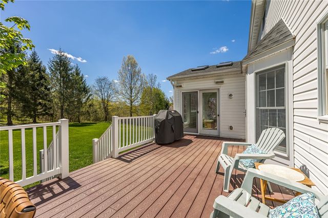 18 Stanford, Perinton, NY 14450