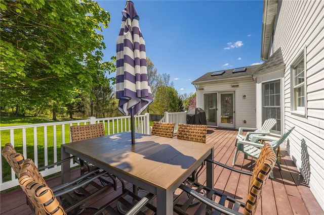 18 Stanford, Perinton, NY 14450