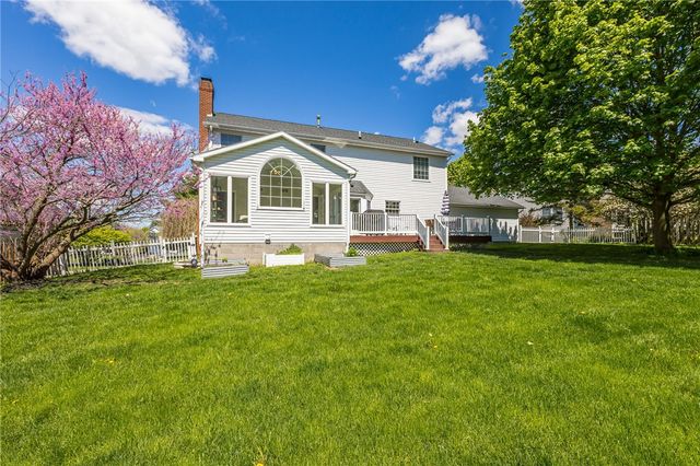 18 Stanford, Perinton, NY 14450