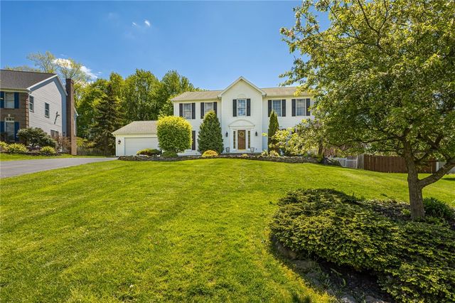 18 Stanford, Perinton, NY 14450