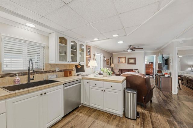 2250 N Broadway SPC 80, Escondido, CA 92026
