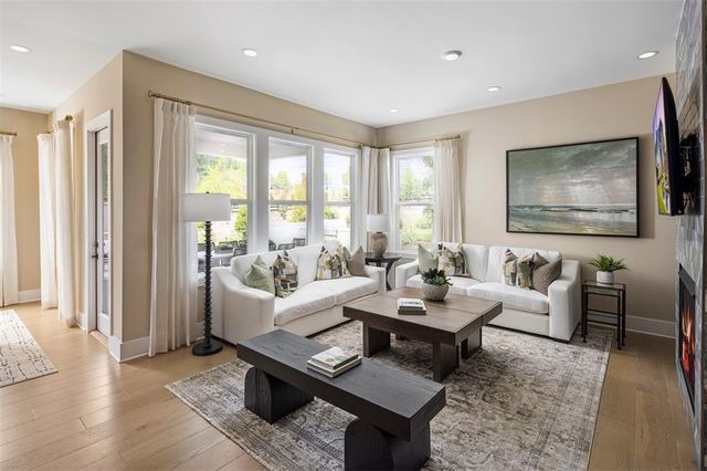 214 Mooney Road, Woodstock, GA 30188