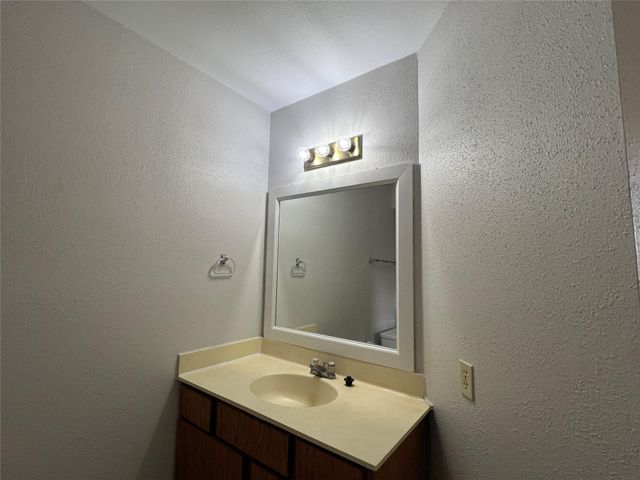 7901 Cambridge Street 22, Houston, TX 77054