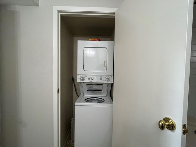 7901 Cambridge Street 22, Houston, TX 77054