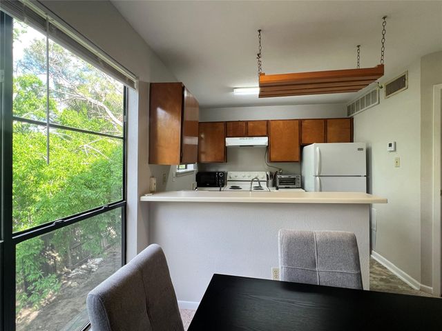 7901 Cambridge Street 22, Houston, TX 77054