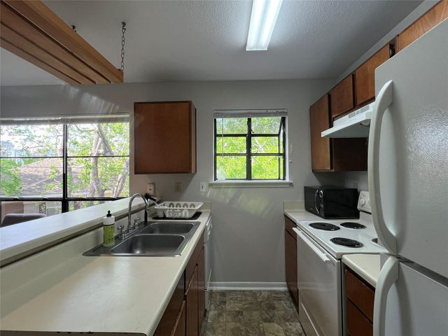 7901 Cambridge Street 22, Houston, TX 77054