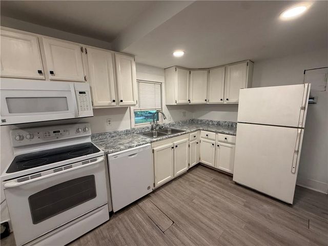 6 S 3rd Street, Louisburg, KS 66053