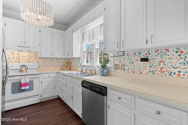15 Saint Marys Place, Wilmington, NC 28403