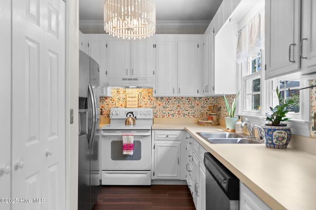15 Saint Marys Place, Wilmington, NC 28403