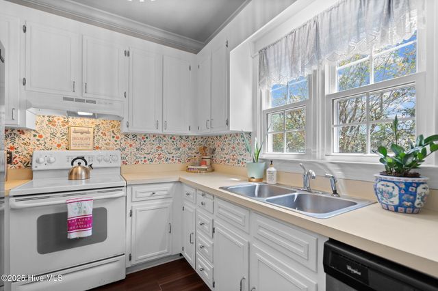 15 Saint Marys Place, Wilmington, NC 28403