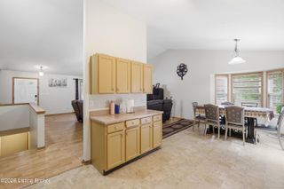 5201 Bannon Crossings Dr, Louisville, KY 40218