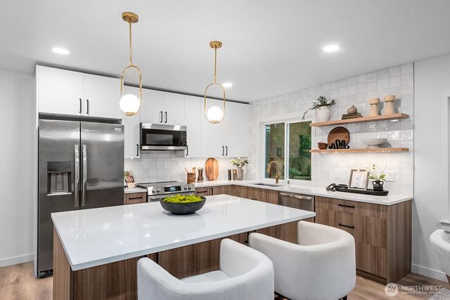 10813 24th Avenue NE, Seattle, WA 98125