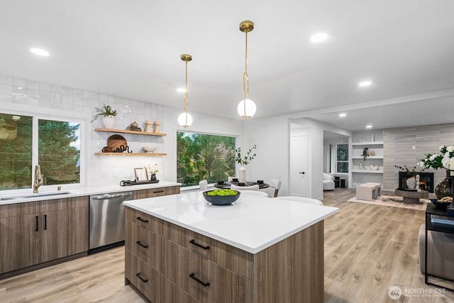 10813 24th Avenue NE, Seattle, WA 98125