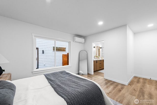 10813 24th Avenue NE, Seattle, WA 98125