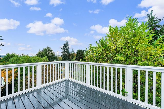 10813 24th Avenue NE, Seattle, WA 98125