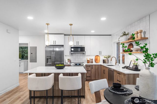 10813 24th Avenue NE, Seattle, WA 98125