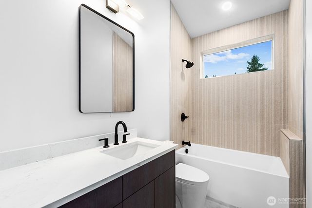 10813 24th Avenue NE, Seattle, WA 98125