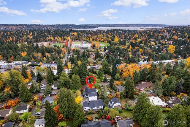 10813 24th Avenue NE, Seattle, WA 98125