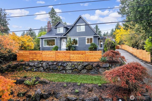 10813 24th Avenue NE, Seattle, WA 98125