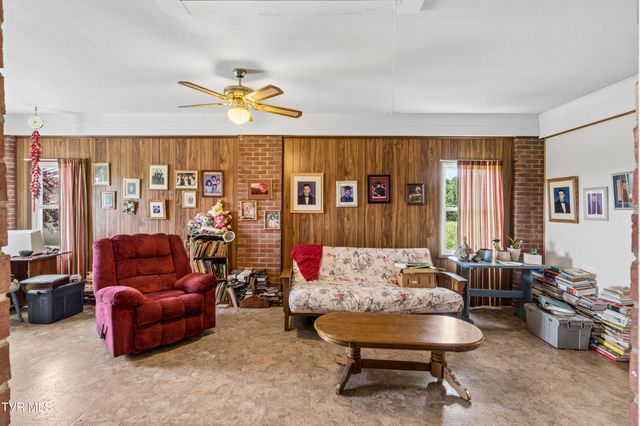 1655 Mary Lamons Road, Afton, TN 37616