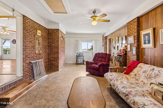 1655 Mary Lamons Road, Afton, TN 37616