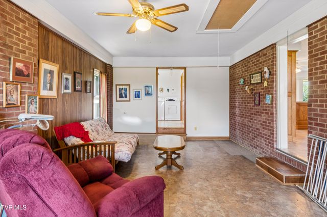 1655 Mary Lamons Road, Afton, TN 37616
