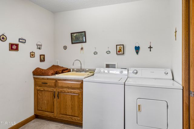 1655 Mary Lamons Road, Afton, TN 37616