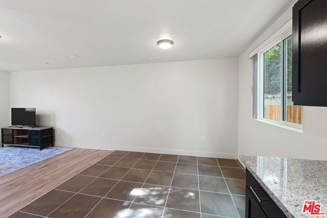 5912 S Flower Street, Los Angeles, CA 90003