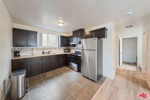 5912 S Flower Street, Los Angeles, CA 90003