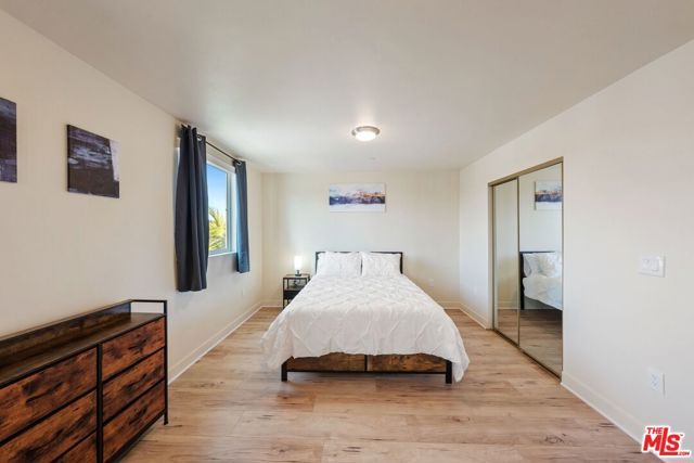 5912 S Flower Street, Los Angeles, CA 90003