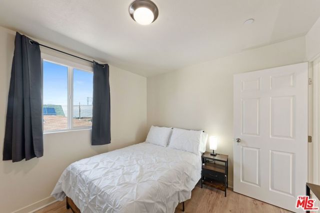 5912 S Flower Street, Los Angeles, CA 90003