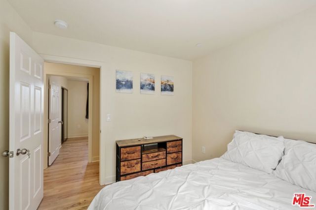 5912 S Flower Street, Los Angeles, CA 90003