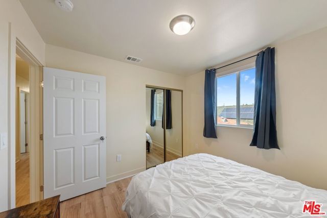 5912 S Flower Street, Los Angeles, CA 90003