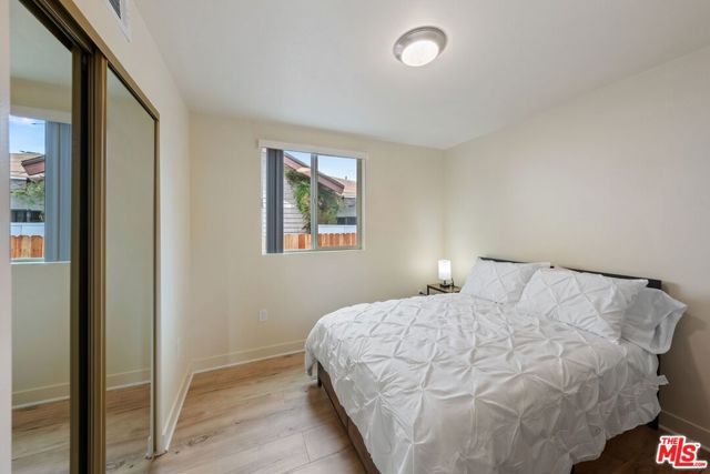 5912 S Flower Street, Los Angeles, CA 90003