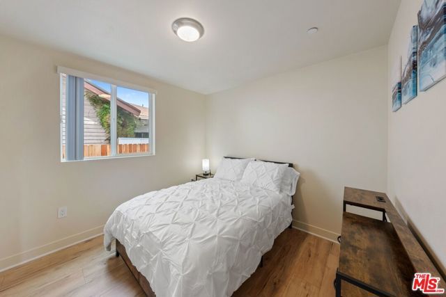 5912 S Flower Street, Los Angeles, CA 90003