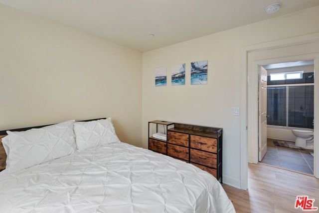 5912 S Flower Street, Los Angeles, CA 90003